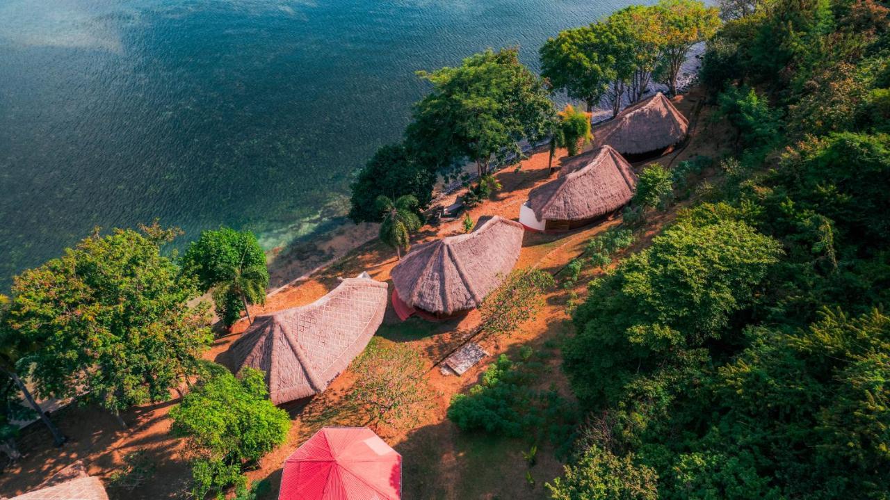 Khabita Beach Resort Lembar  Екстериор снимка