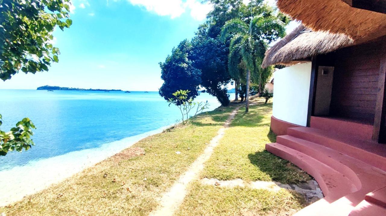 Khabita Beach Resort Lembar  Екстериор снимка
