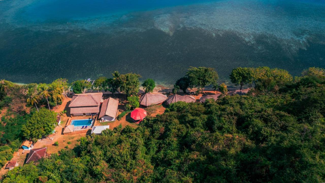 Khabita Beach Resort Lembar  Екстериор снимка