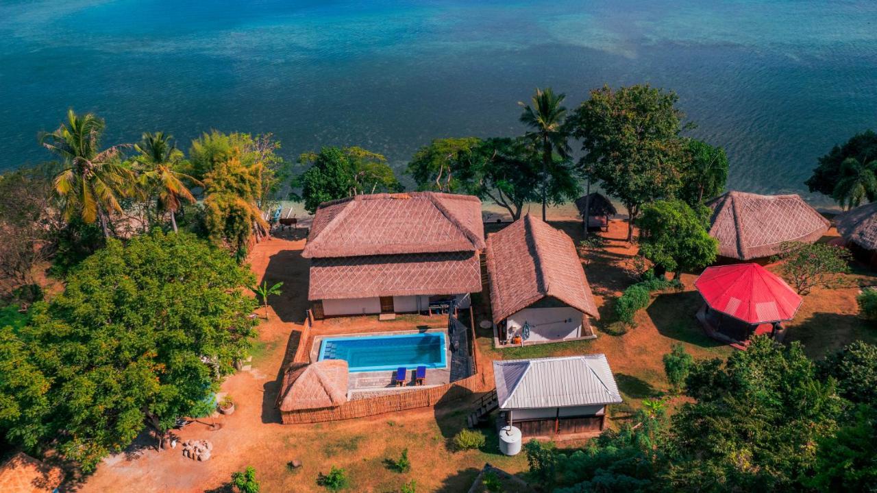 Khabita Beach Resort Lembar  Екстериор снимка